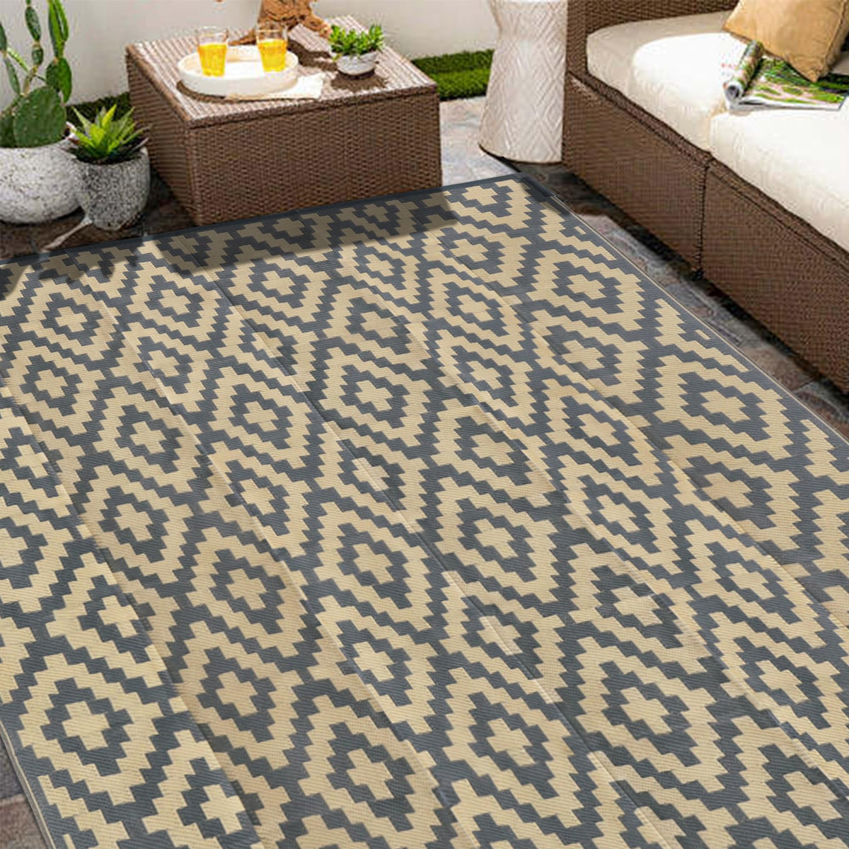 SAND MINE Waterproof Outdoor Rug 5x8 ft, Plastic Reversible Rug, Modern Area Rug, Large Floor Mat for Outdoors, RV, Patio, Backyard, Deck, Picnic, Beach, Camping, Black & Beige