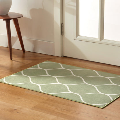 Amazon Basics Thin Indoor Area Rug, Geometric Printed Washable Home Decor Carpet for Living Room Bedroom, 4' W × 6' L, Green Geometric